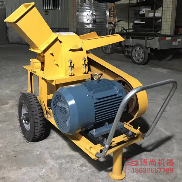 可移動(dòng)木材粉碎機(jī)